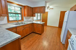 42886 N Washington Ave, Winthrop Harbor, IL 60096 - Photo 8