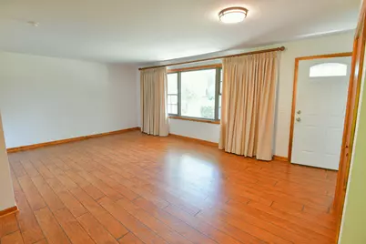 42886 N Washington Avenue, Winthrop Harbor, IL 60096 - Photo 2