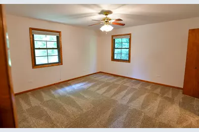 42886 N Washington Avenue, Winthrop Harbor, IL 60096 - Photo 14