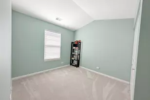208 Wildflower St, Des Plaines, IL 60016 - Photo 16