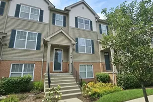 208 Wildflower St, Des Plaines, IL 60016 - Photo 1