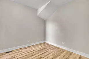 7026 S Eberhart Ave, Chicago, IL 60637 - Photo 14