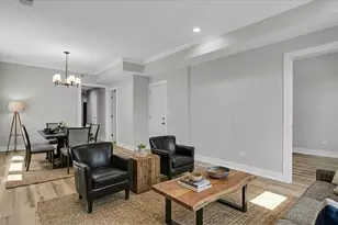 7026 S Eberhart Ave, Chicago, IL 60637 - Photo 4