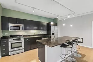 860 W Blackhawk St, Chicago, IL 60642 - Photo 18