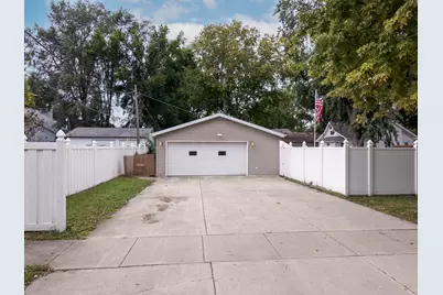 921 N Plum Street, Pontiac, IL 61764 - Photo 4