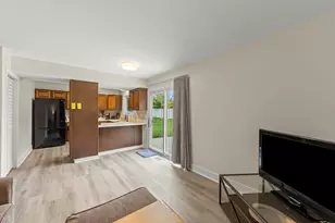 306 Drake Ct, Bolingbrook, IL 60490 - Photo 6