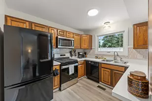 306 Drake Ct, Bolingbrook, IL 60490 - Photo 8