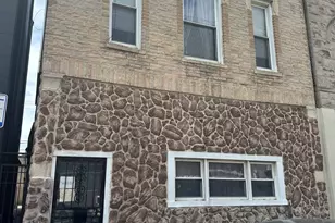 1811 W Grand Ave, Chicago, IL 60622 - Photo 1