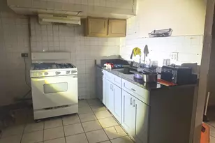 1811 W Grand Ave, Chicago, IL 60622 - Photo 4