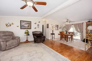 572 Gerrish Rd, Patoka, IL 62875 - Photo 10