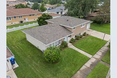 8830 W Lotus Drive, Hickory Hills, IL 60457 - Photo 4