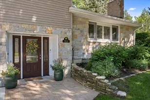 803 Pine St, Deerfield, IL 60015 - Photo 2