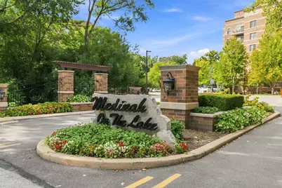 120 Lakeview Drive #215, Bloomingdale, IL 60108 - Photo 1