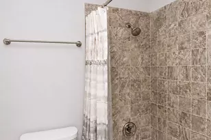 120 Lakeview Dr, Bloomingdale, IL 60108 - Photo 18