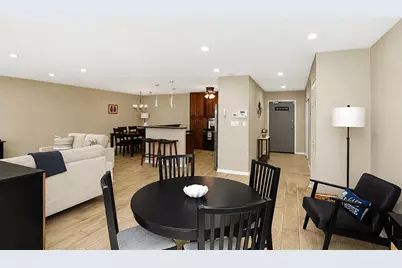 120 Lakeview Drive #215, Bloomingdale, IL 60108 - Photo 4