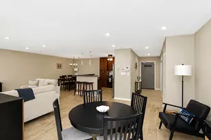 120 Lakeview Dr, Bloomingdale, IL 60108 - Photo 4