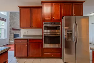1226 Bradley Cir, Elgin, IL 60120 - Photo 10