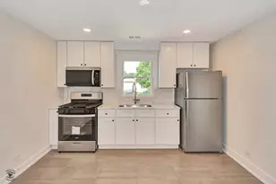 241 S Small Ave, Kankakee, IL 60901 - Photo 8