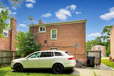9615 S Bensley Avenue, Chicago, IL 60628 - Photo 16