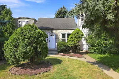 4438 N Narragansett Avenue, Harwood Heights, IL 60706 - Photo 1