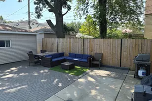 3929 N Whipple St, Chicago, IL 60618 - Photo 18