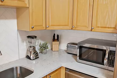 2739 W Summerdale Avenue #2W, Chicago, IL 60625 - Photo 12