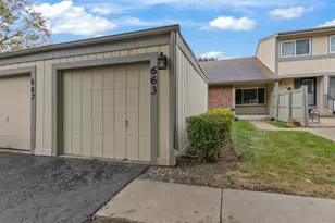 663 Acadia Bay, Roselle, IL 60172 - Photo 2