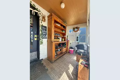 428 W Chestnut Street, Freeport, IL 61032 - Photo 4