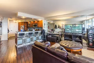300 N State St, Chicago, IL 60654 - Photo 2