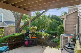 1214 Gulfstream Pkwy, Libertyville, IL 60048 - Photo 14