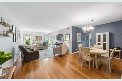1214 Gulfstream Parkway #19B, Libertyville, IL 60048 - Photo 1