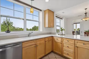 977 Harris Rd, Grayslake, IL 60030 - Photo 10