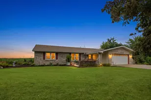 24208 W Frances Ct, Shorewood, IL 60404 - Photo 2