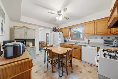 24208 W Frances Court, Shorewood, IL 60404 - Photo 4