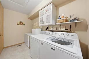 24208 W Frances Ct, Shorewood, IL 60404 - Photo 14