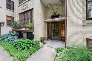 949 Lake St, Oak Park, IL 60301 - Photo 4