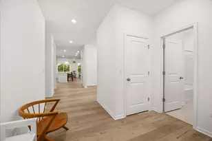 1662 Patterson Ave, North Aurora, IL 60542 - Photo 4
