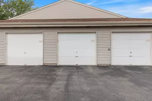 17 Fernwood Dr, Bolingbrook, IL 60440 - Photo 12