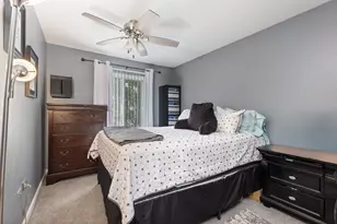 17 Fernwood Dr, Bolingbrook, IL 60440 - Photo 8
