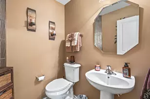2431 Emily Ln, Elgin, IL 60124 - Photo 10