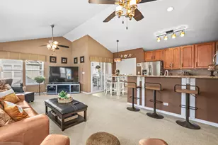2431 Emily Ln, Elgin, IL 60124 - Photo 8