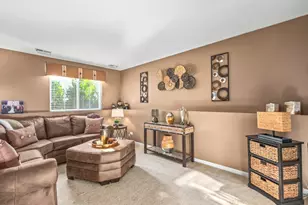 2431 Emily Ln, Elgin, IL 60124 - Photo 14