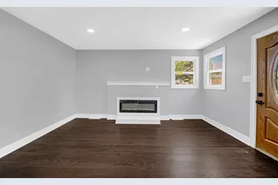6409 W 85th Place, Burbank, IL 60459 - Photo 2