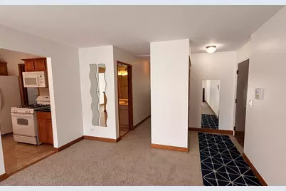 220 Oak Knoll Court #B2, Schaumburg, IL 60193 - Photo 2