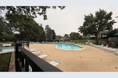 220 Oak Knoll Court #B2, Schaumburg, IL 60193 - Photo 32