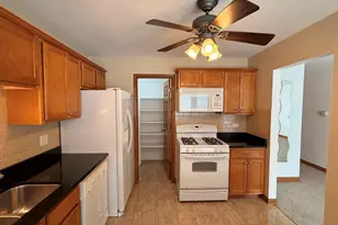 220 Oak Knoll Ct, Schaumburg, IL 60193 - Photo 8