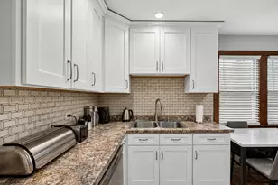 9926 S Wentworth Ave, Chicago, IL 60628 - Photo 8