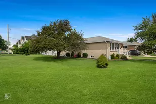 444 S Prospect Ave, Itasca, IL 60143 - Photo 1