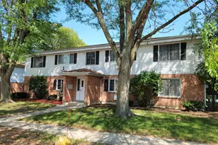397 Poplar Ave, Antioch, IL 60002 - Photo 1