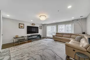 673 E Fountainview Dr, Mundelein, IL 60060 - Photo 2